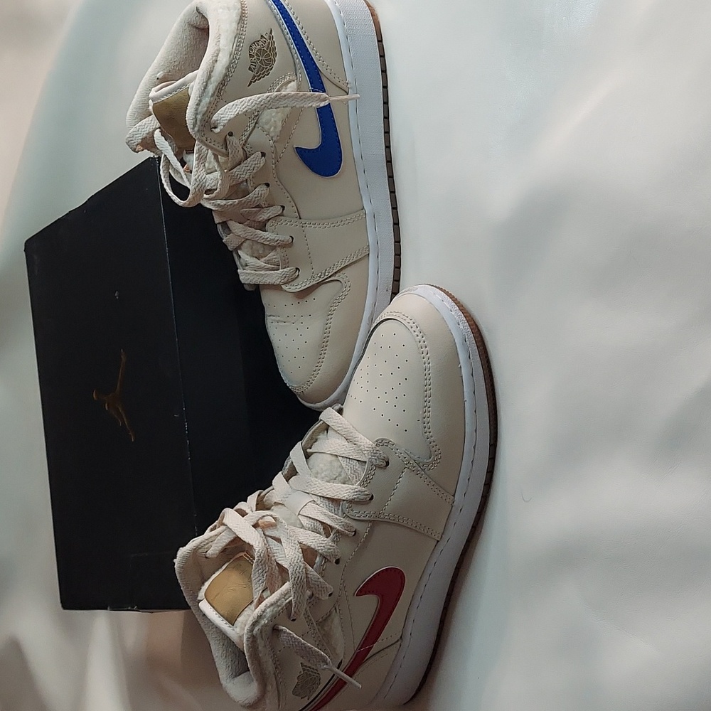 Air Jordan 1 mid UTL (GS)